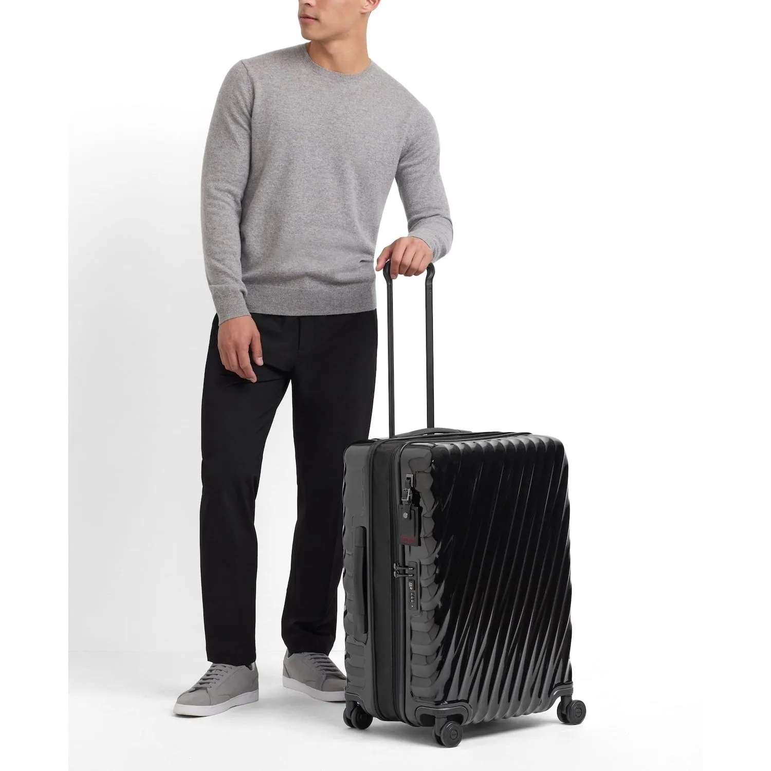 19 Degree Short Trip Expandable 4 Wheeled Packing Case