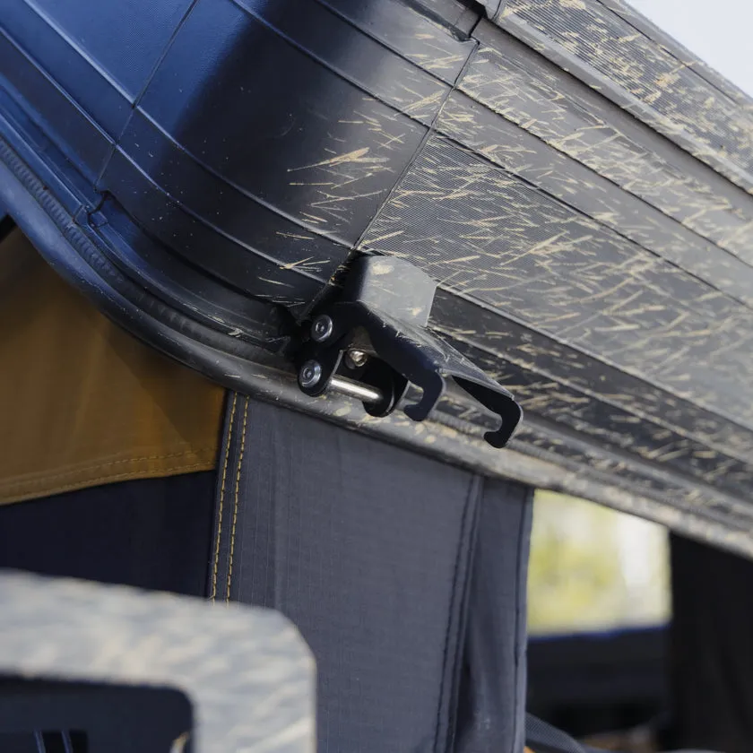 4X4 Colorado Alto Mini Hardshell Rooftop Tent (Queen Size Bed)