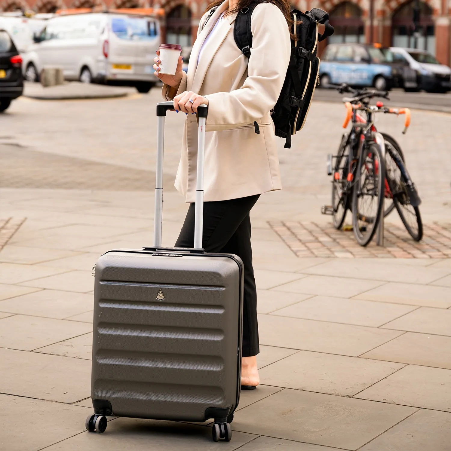Aerolite (56x45x25cm) Easyjet Maximum Lightweight Hard Shell Cabin Hand Luggage, Maximum Possible Allowance for EasyJet & British Airways
