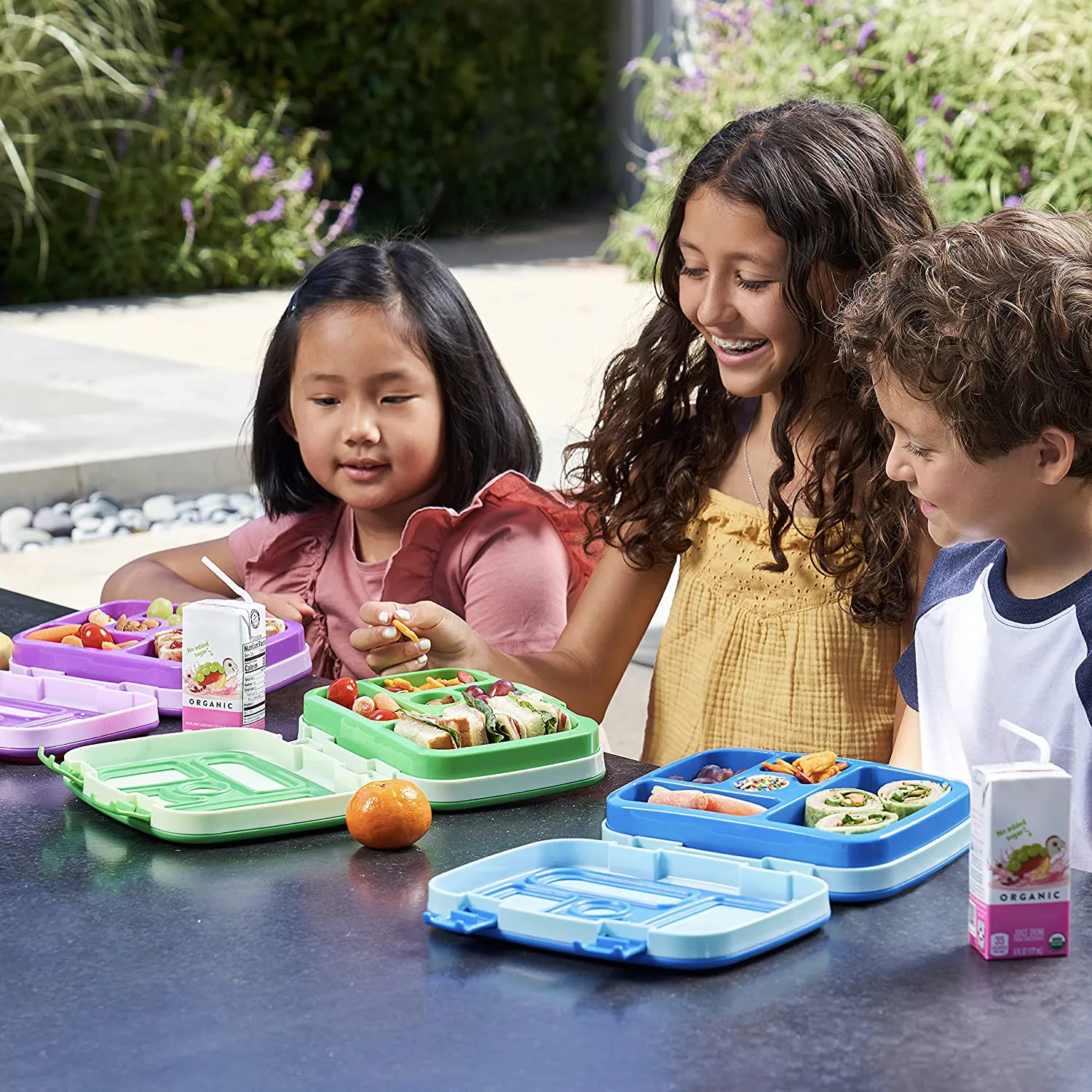 Bentgo Kids Children’s Lunch Box - Leak-Proof, 5-Compartment Bento-Style Kids Lunch Box - Ideal Portion Sizes for Ages 3 to 7 - BPA-Free, Dishwasher Safe, Food-Safe Materials (Blue)
