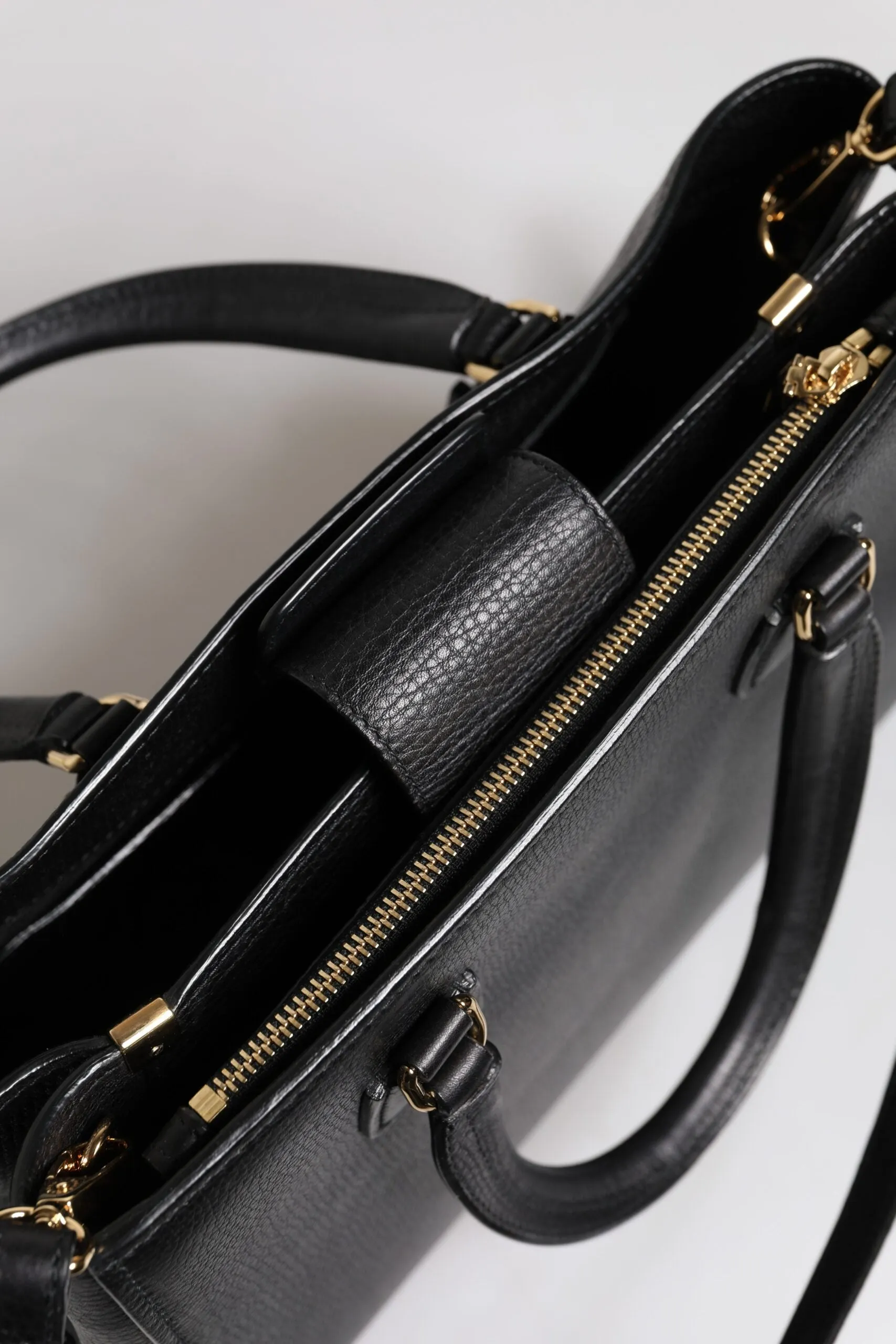 Black Calf Leather Logo Plaque Shoulder Handbag Bag