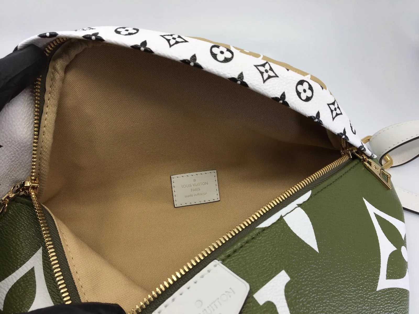 Bumbag Giant Monogram Khaki