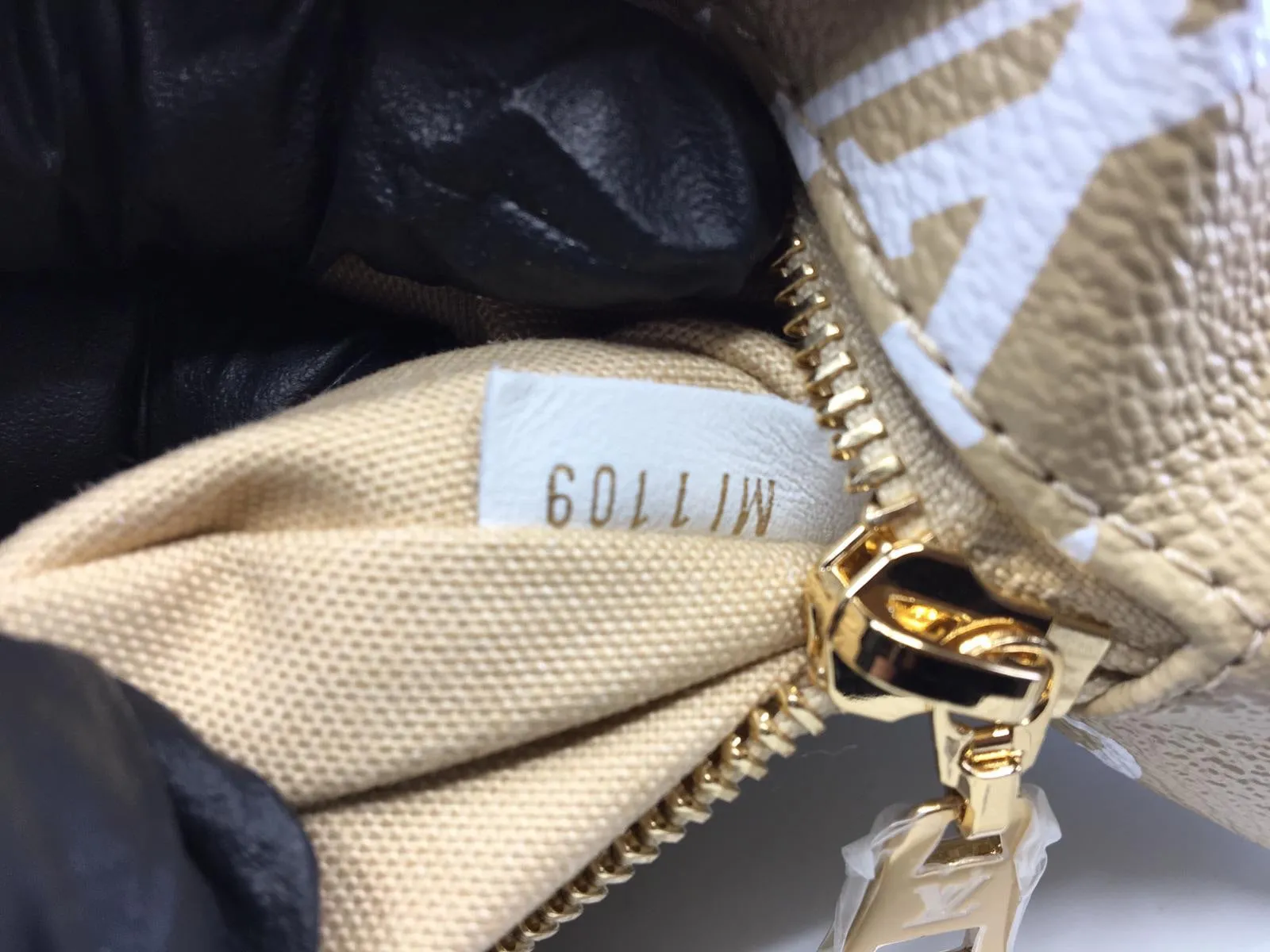 Bumbag Giant Monogram Khaki