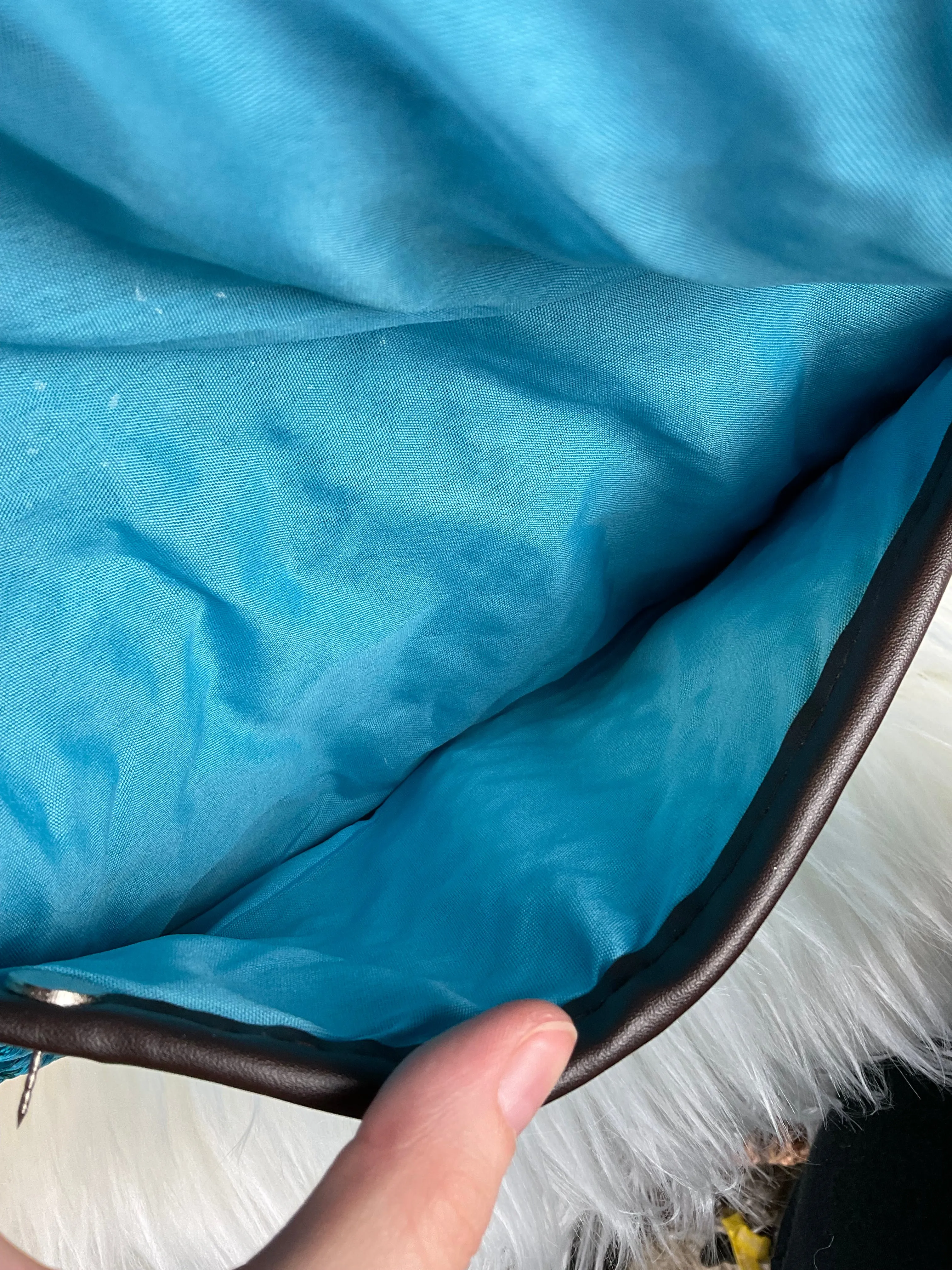 Clutch By Clothes Mentor  Size: Medium