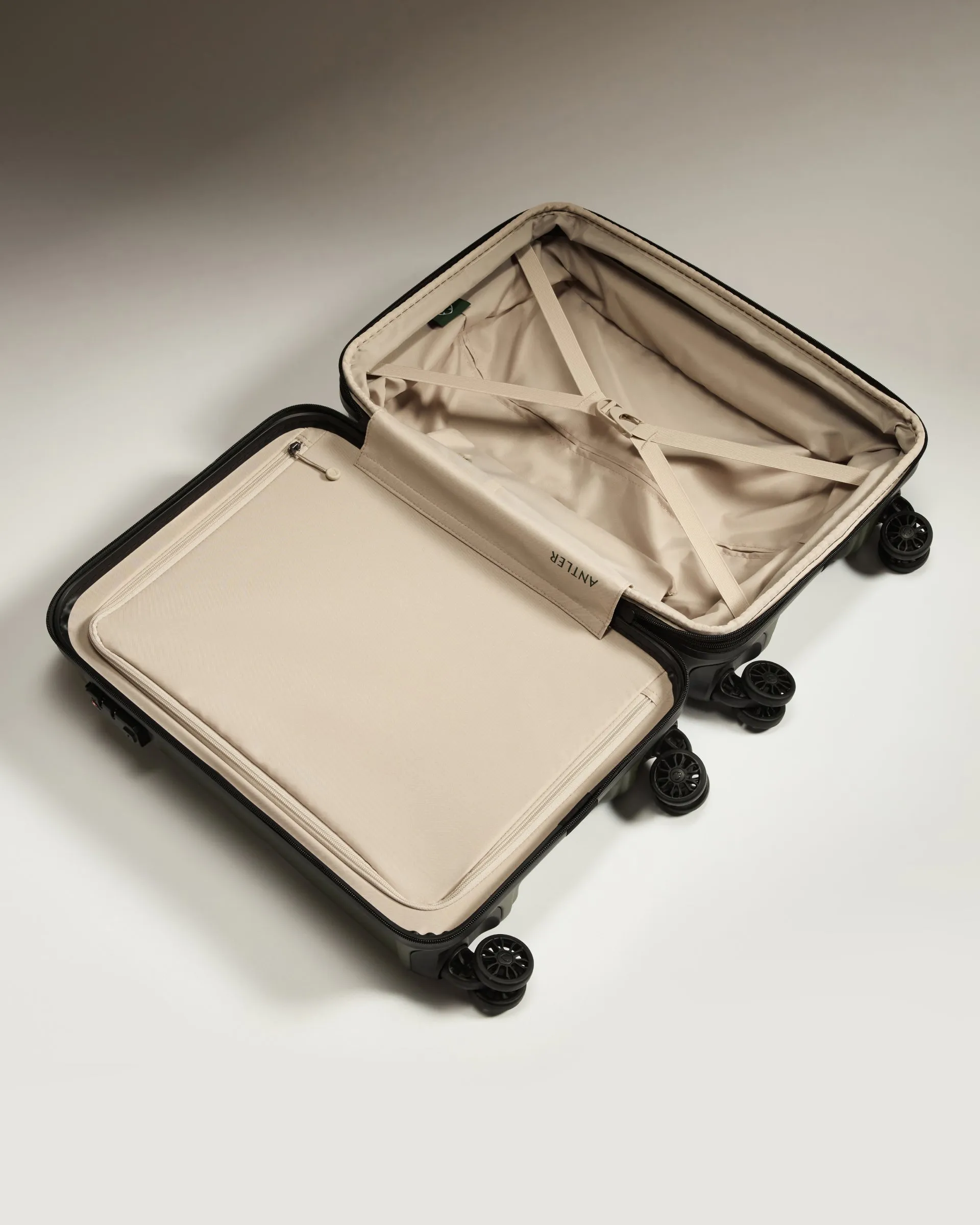 Expandable Carry-on Luggage Set in Pine - Logo