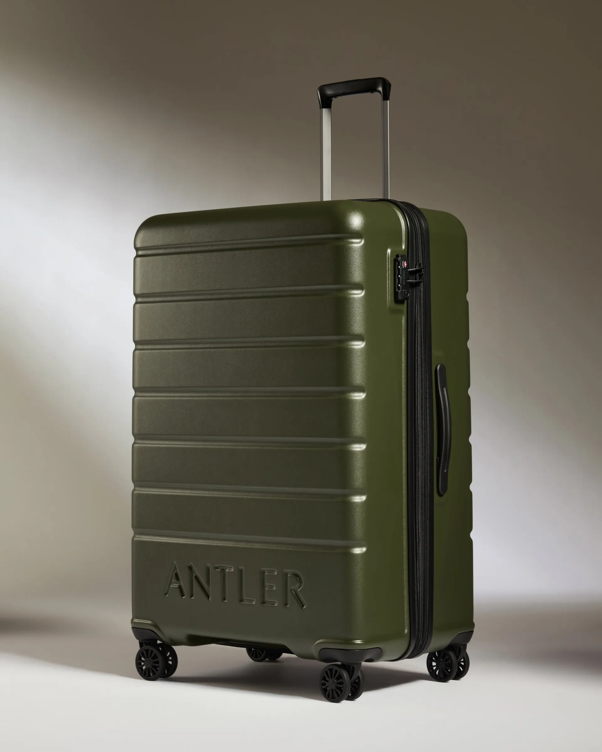 Expandable Carry-on Luggage Set in Pine - Logo