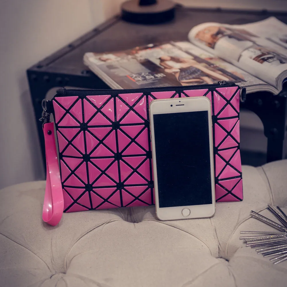 Geometric Expressly-Noted Clutch
