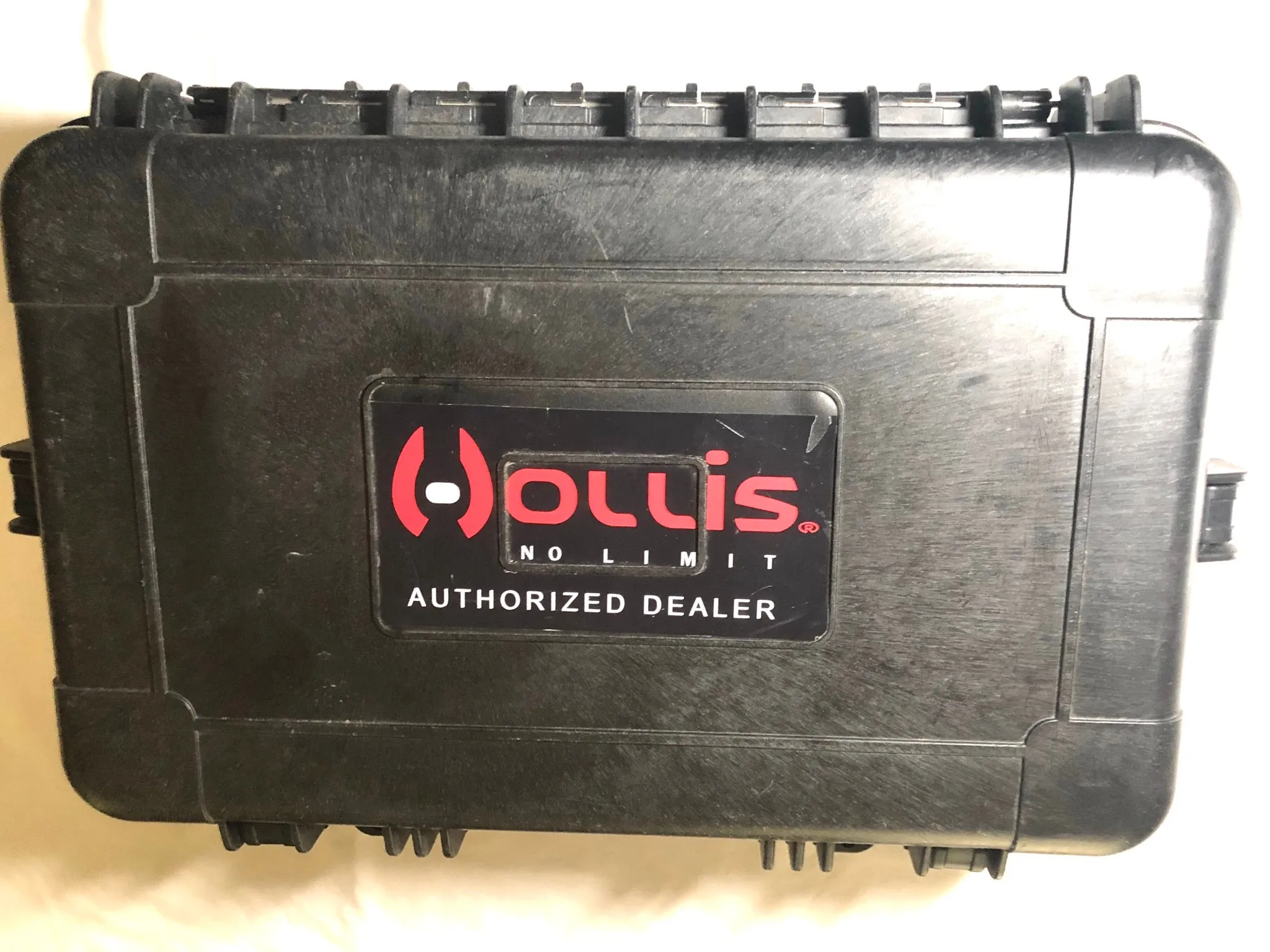 Hollis Hard Case