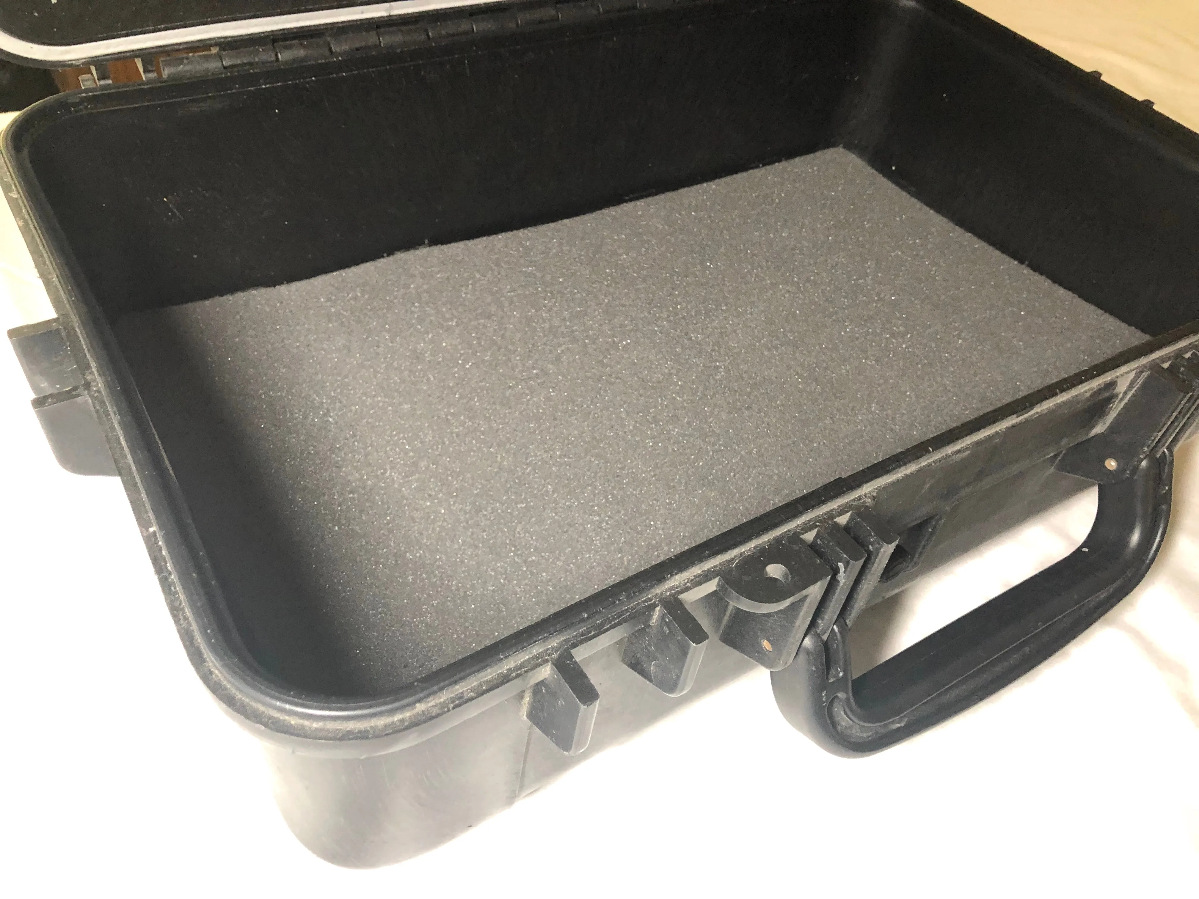 Hollis Hard Case