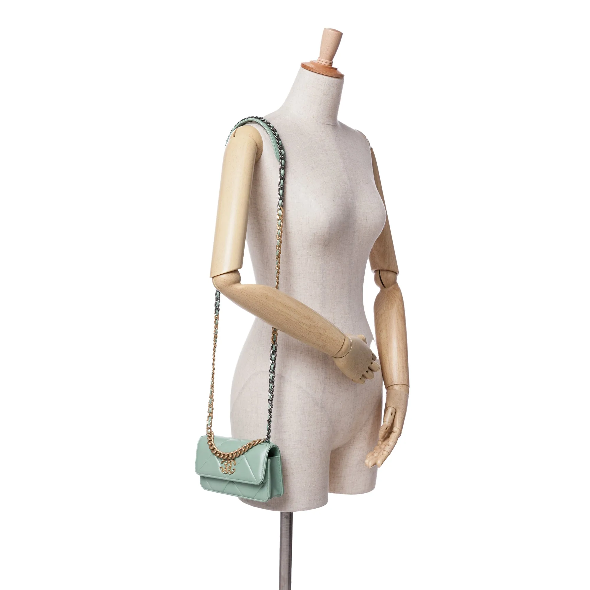 Lambskin 19 Clutch with Chain