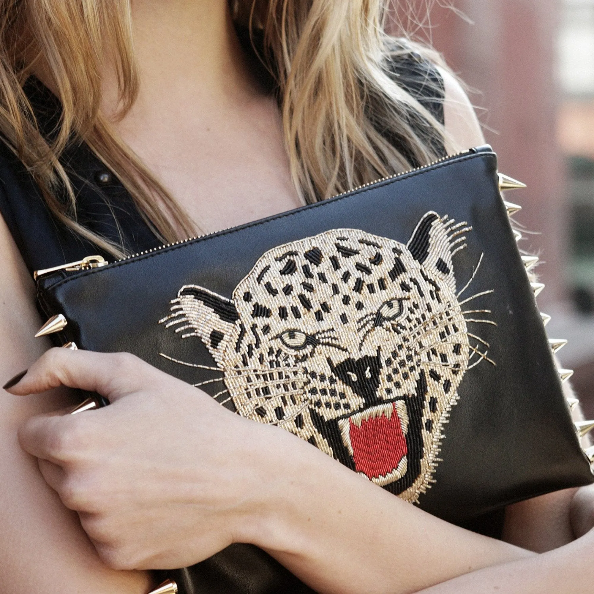 LEOPARD EMBROIDERED CLUTCH BAG(GOLD)