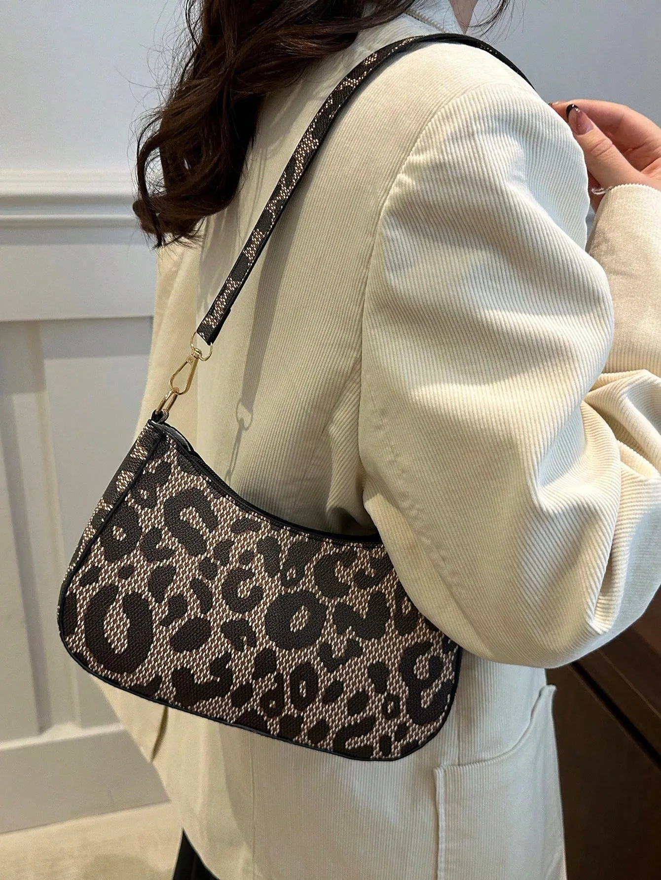 Leopard Print Casual Baguette Bag