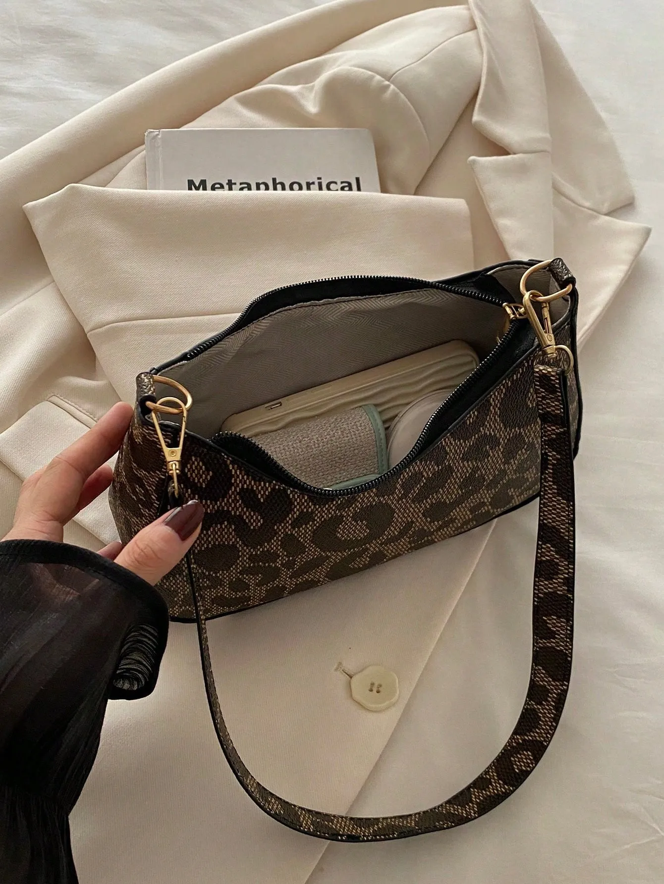 Leopard Print Casual Baguette Bag