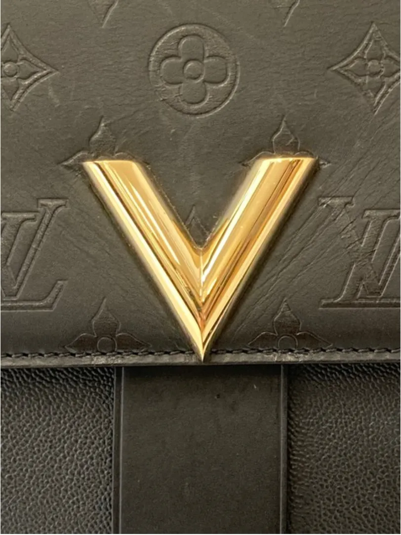 Louis Vuitton Cuir Plume and Cuir Ecume Leather Very One Handle in Noir