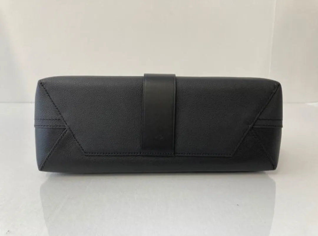 Louis Vuitton Cuir Plume and Cuir Ecume Leather Very One Handle in Noir