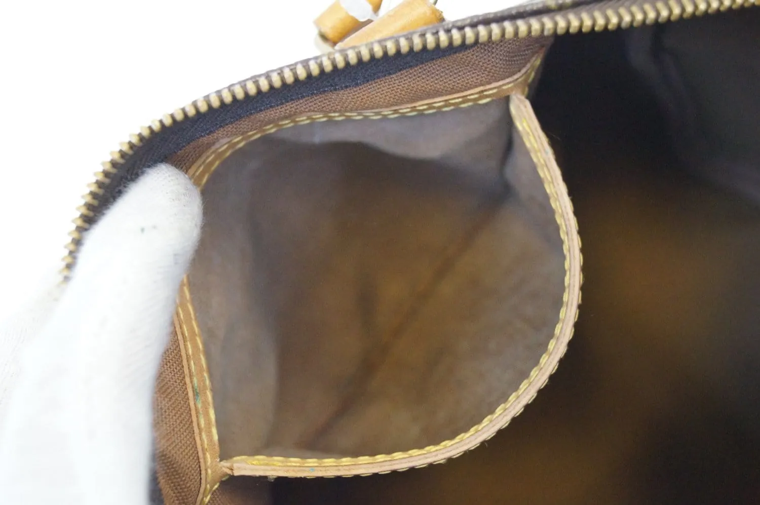 LOUIS VUITTON Monogram Speedy 25 HandBag