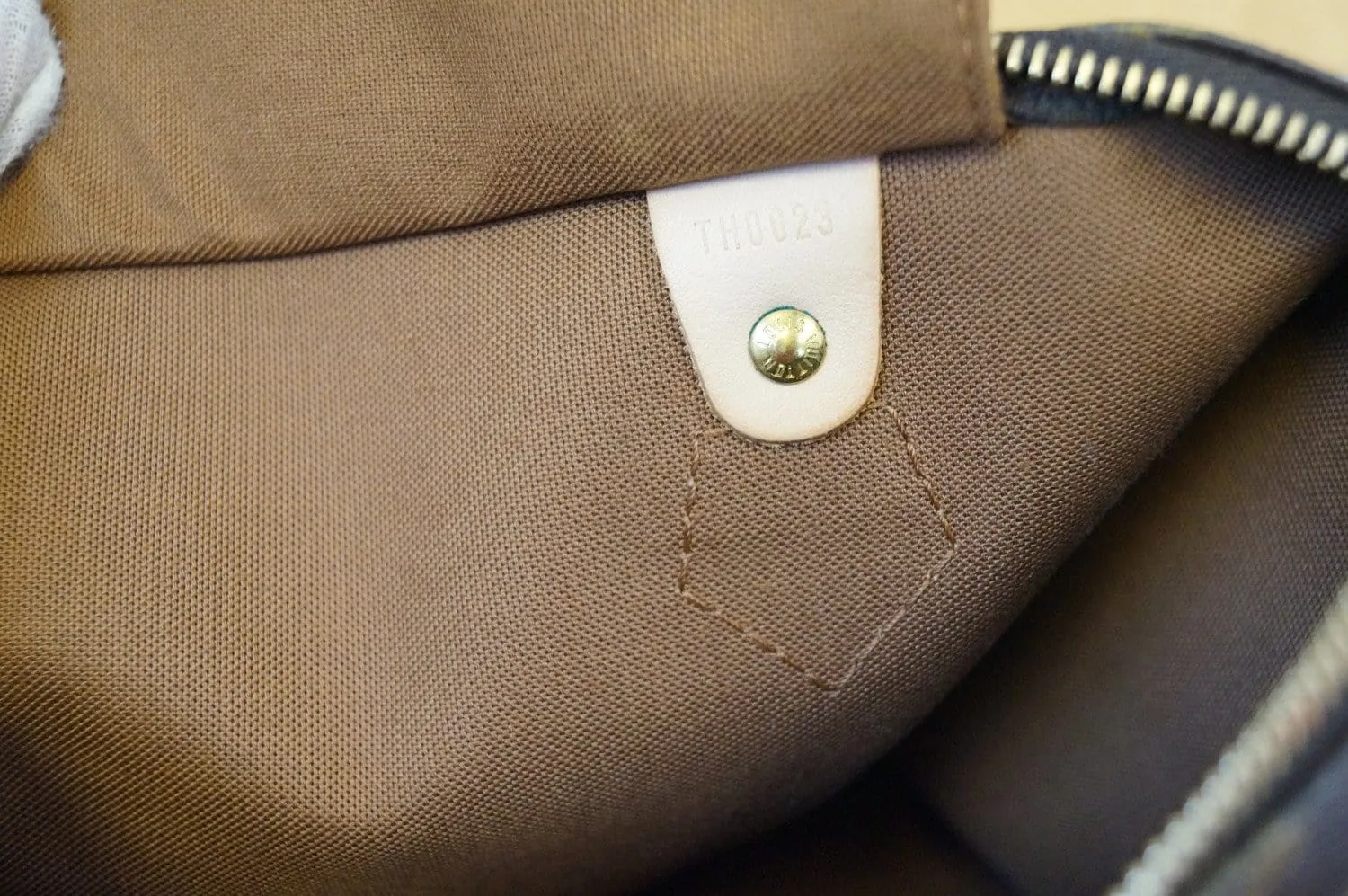 LOUIS VUITTON Monogram Speedy 30 HandBag