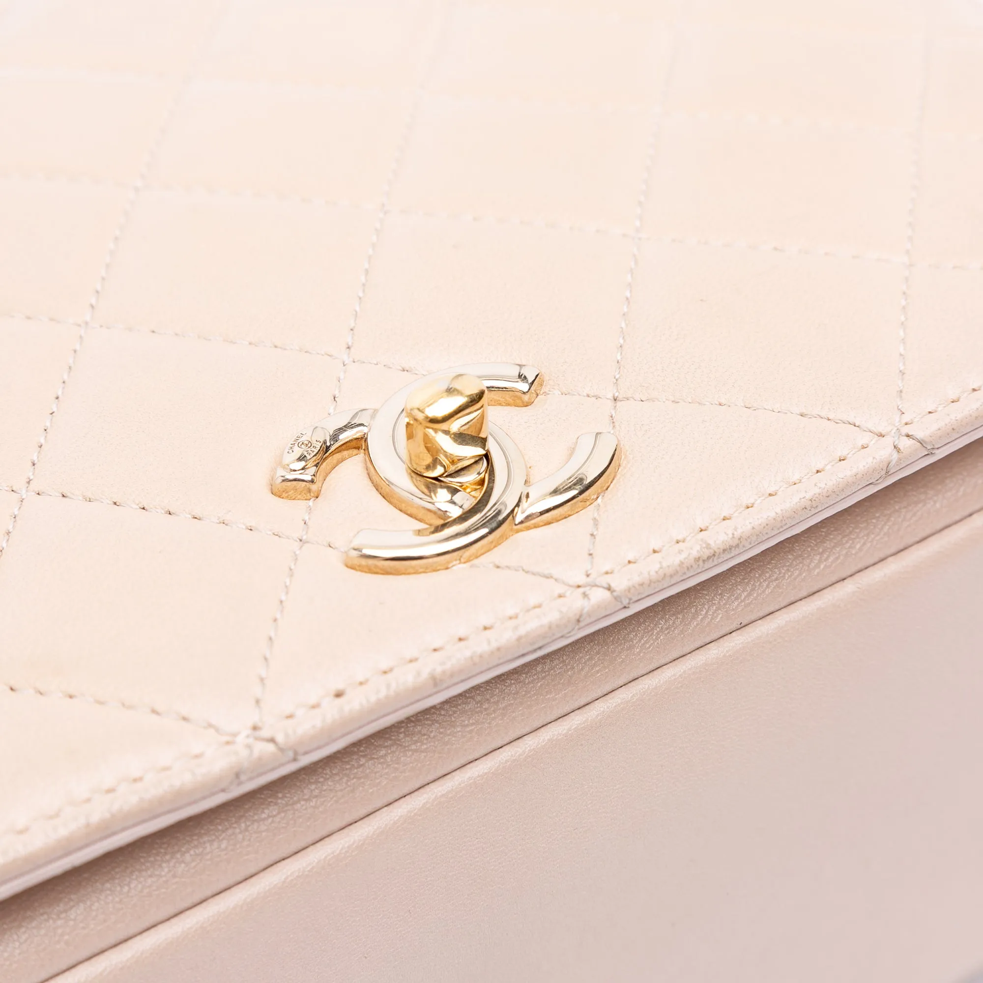 Medium Quilted Lambskin Carry Chic Flap