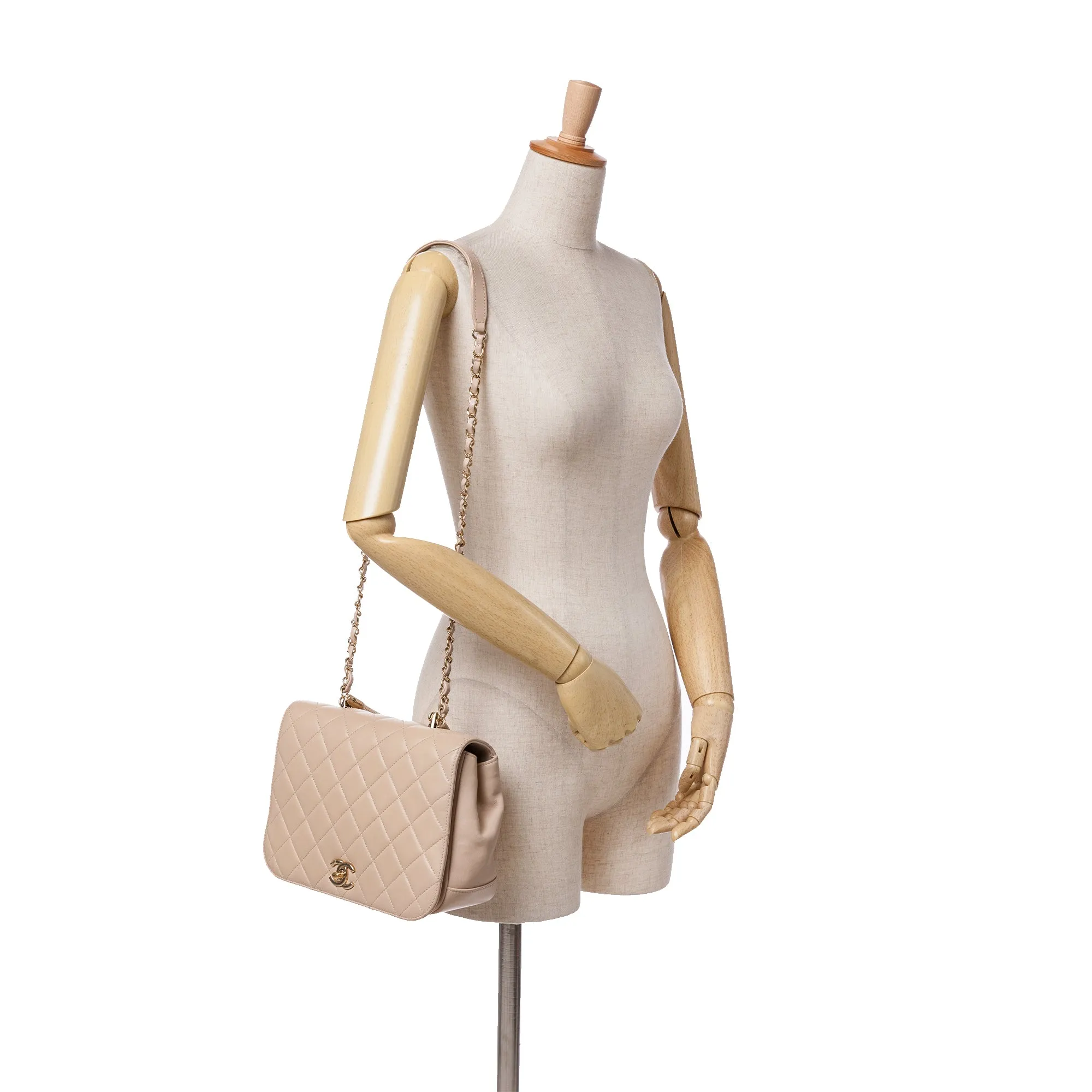 Medium Quilted Lambskin Carry Chic Flap