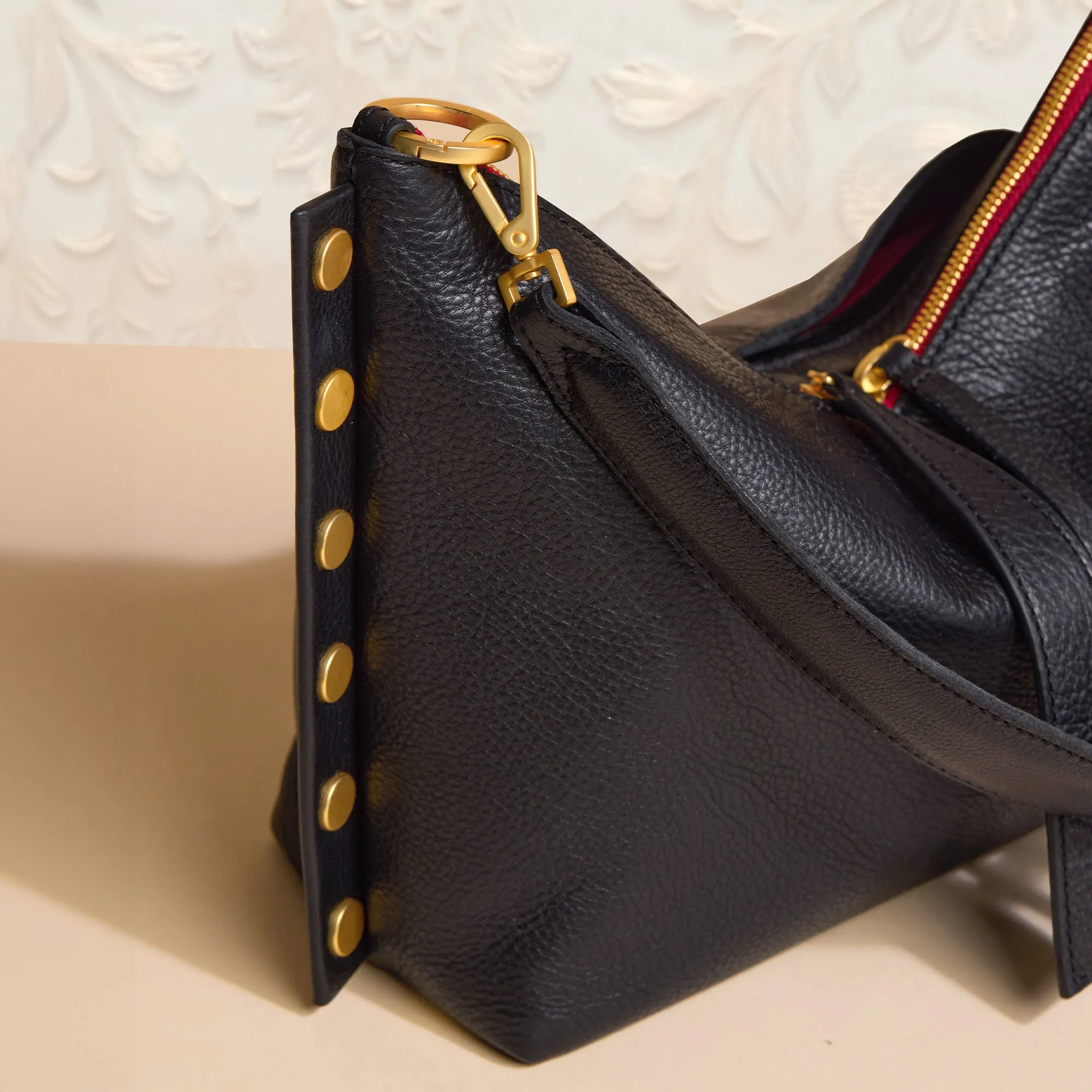 Mr. G | Black/Brushed Gold Red Zip | Med