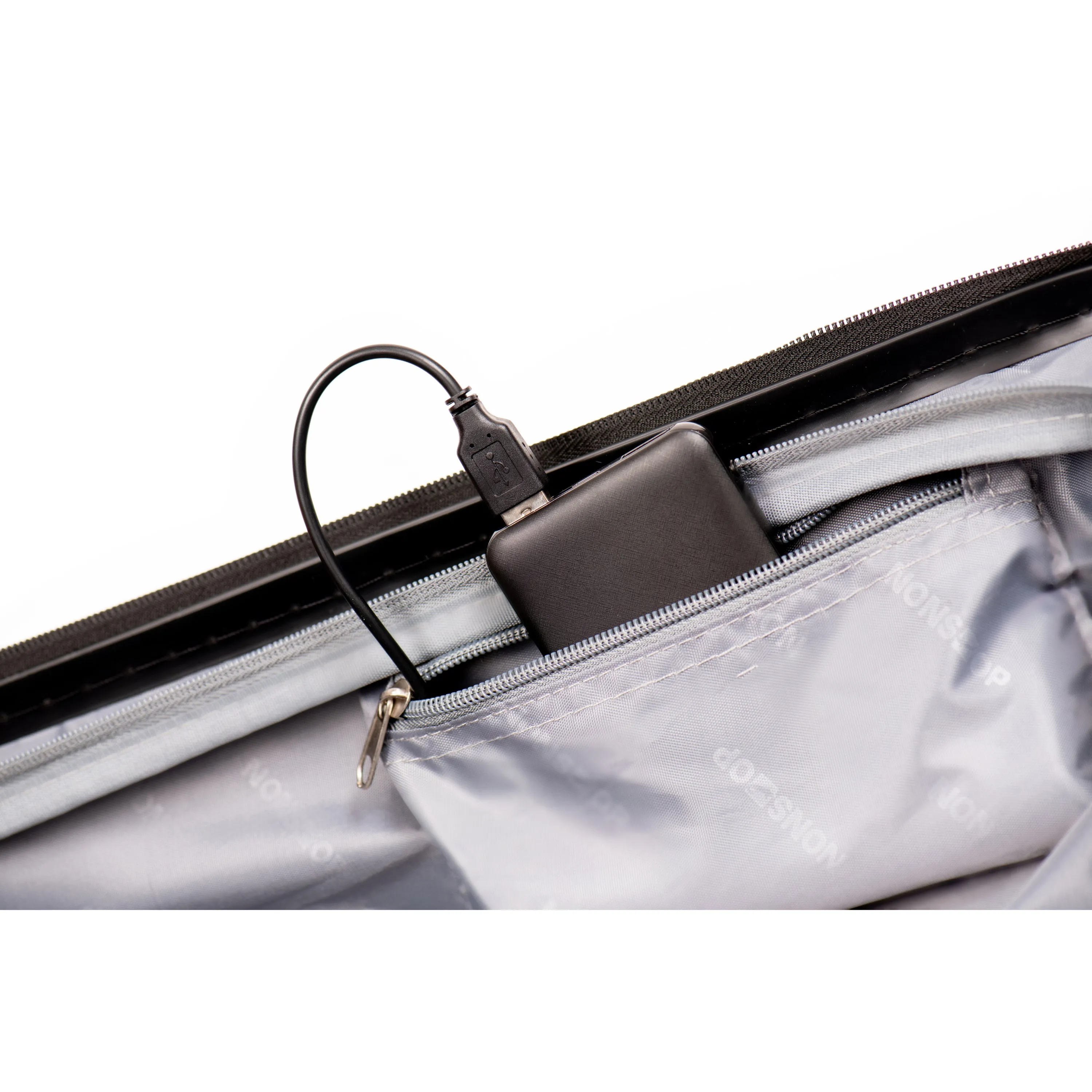 NONSTOP To New York 20-Inch Expandable Spinner with TSA Lock and Double USB Port