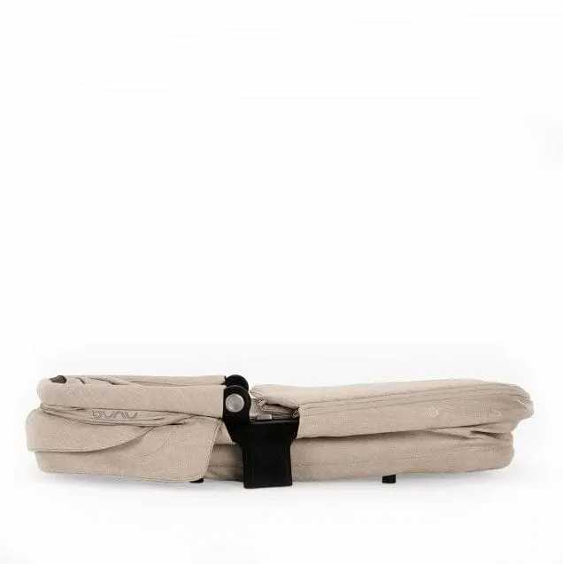 Nuna TRIV Next URBN Bundle in Biscotti
