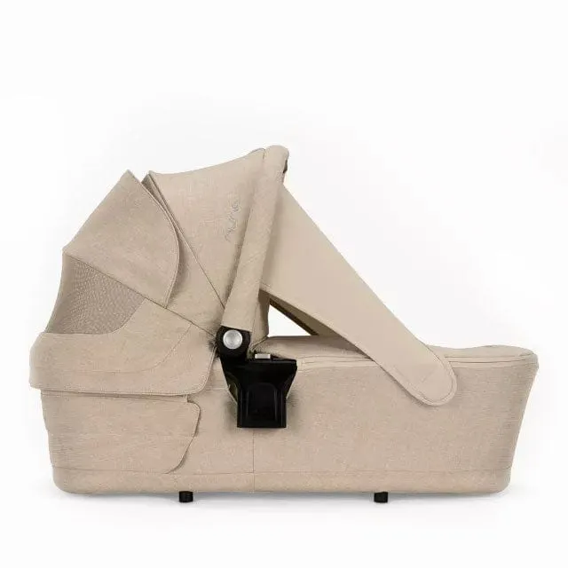 Nuna TRIV Next URBN Bundle in Biscotti