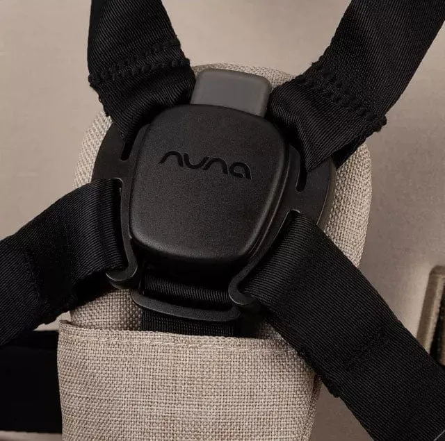Nuna TRIV Next URBN Bundle in Biscotti