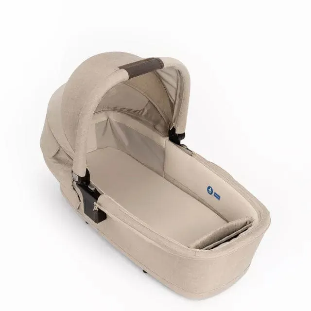 Nuna TRIV Next URBN Bundle in Biscotti