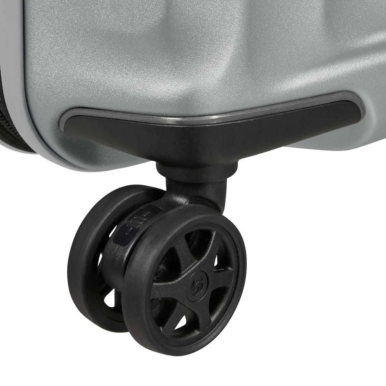 Nuon Spinner Carry-On Expandable