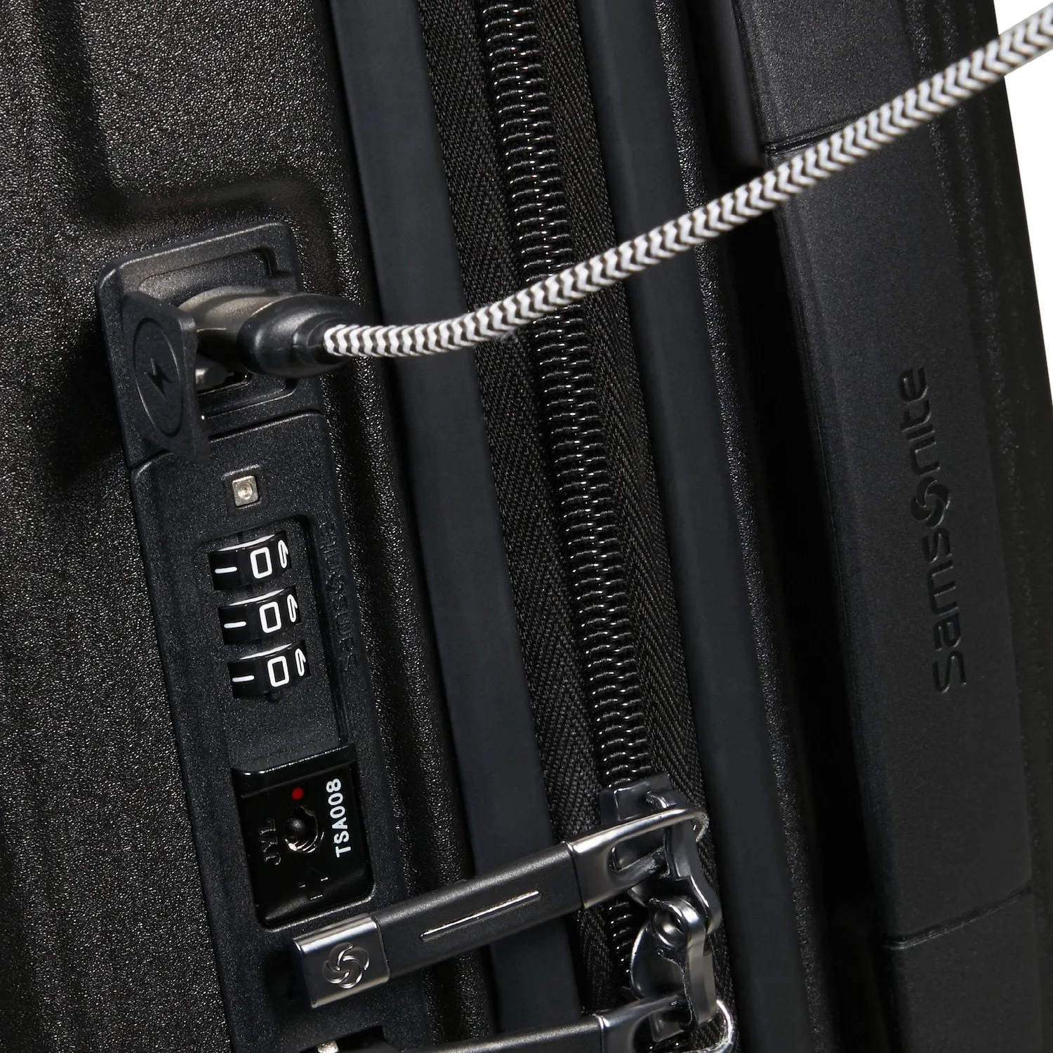Nuon Spinner Carry-On Expandable