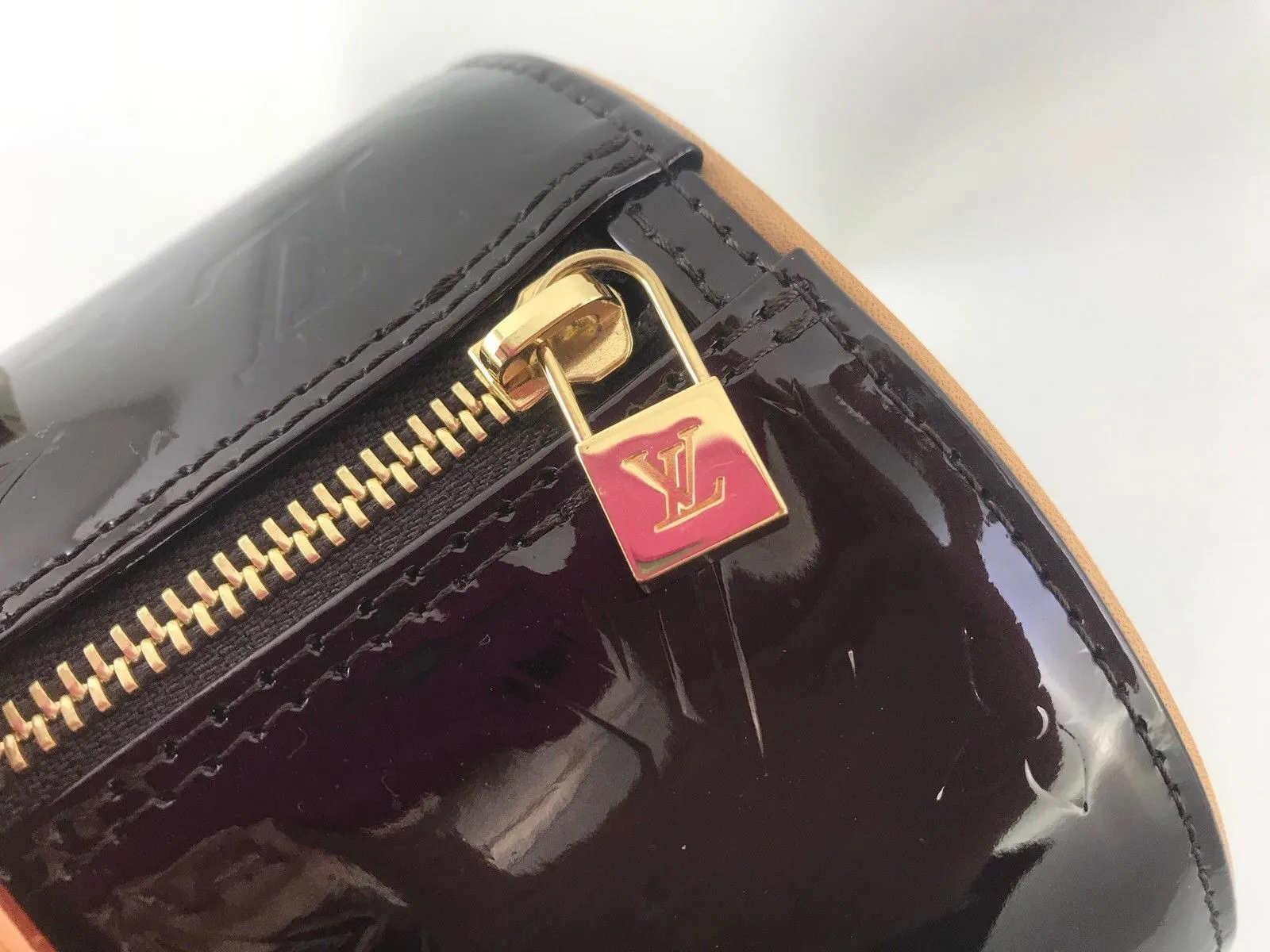 Papillon Monogram Vernis NM