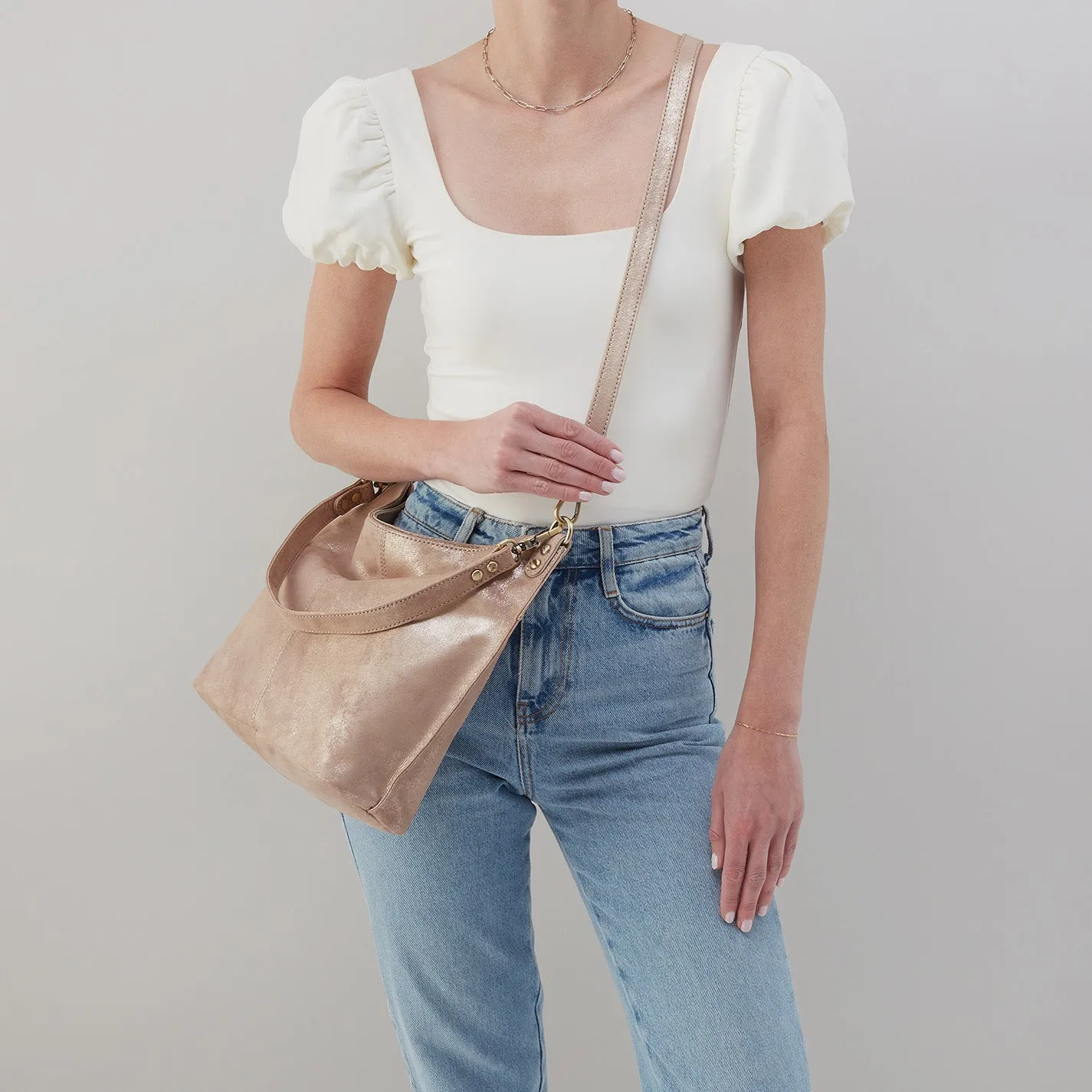 Pier Shoulder Bag In Metallic Leather - Gilded Beige