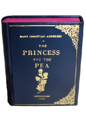 Princess and the Pea Clutch