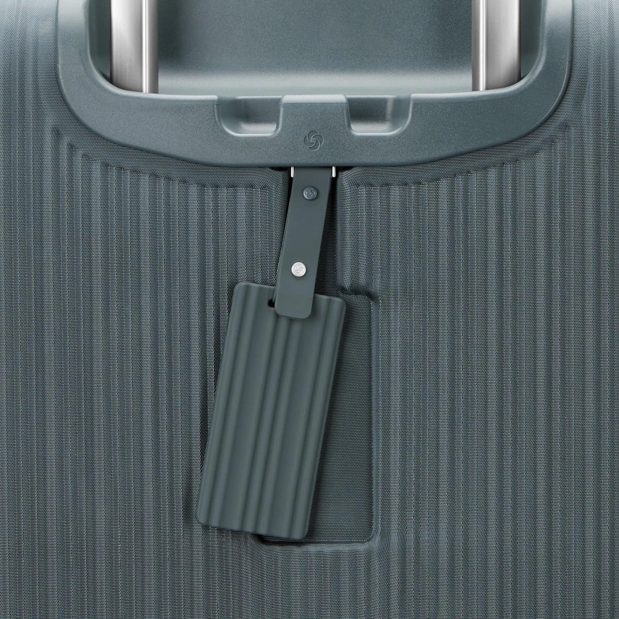 Samsonite Silhouette 18 Softside Large Expandable Spinner