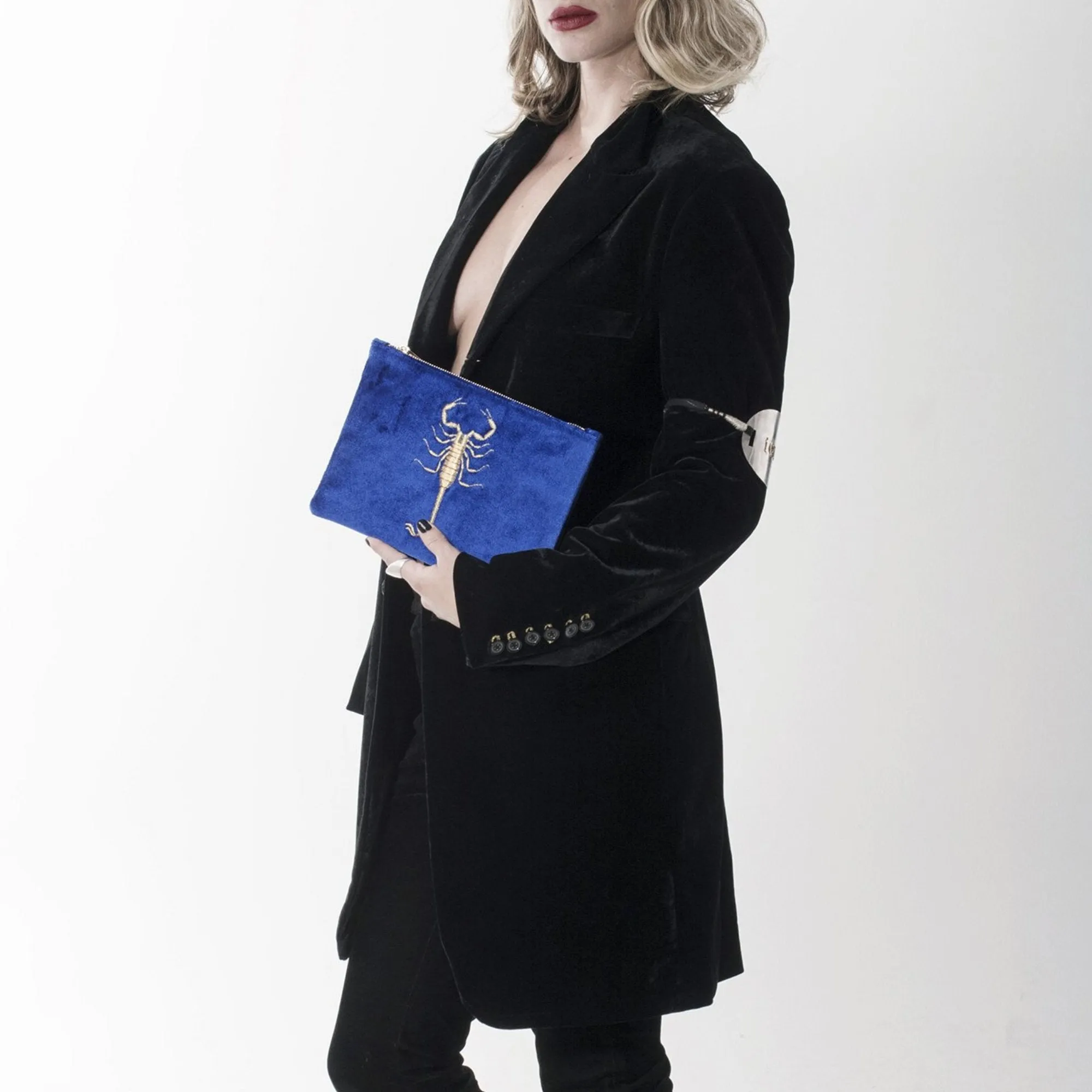 SCORPION EMBROIDERED CLUTCH BAG(BLUE)