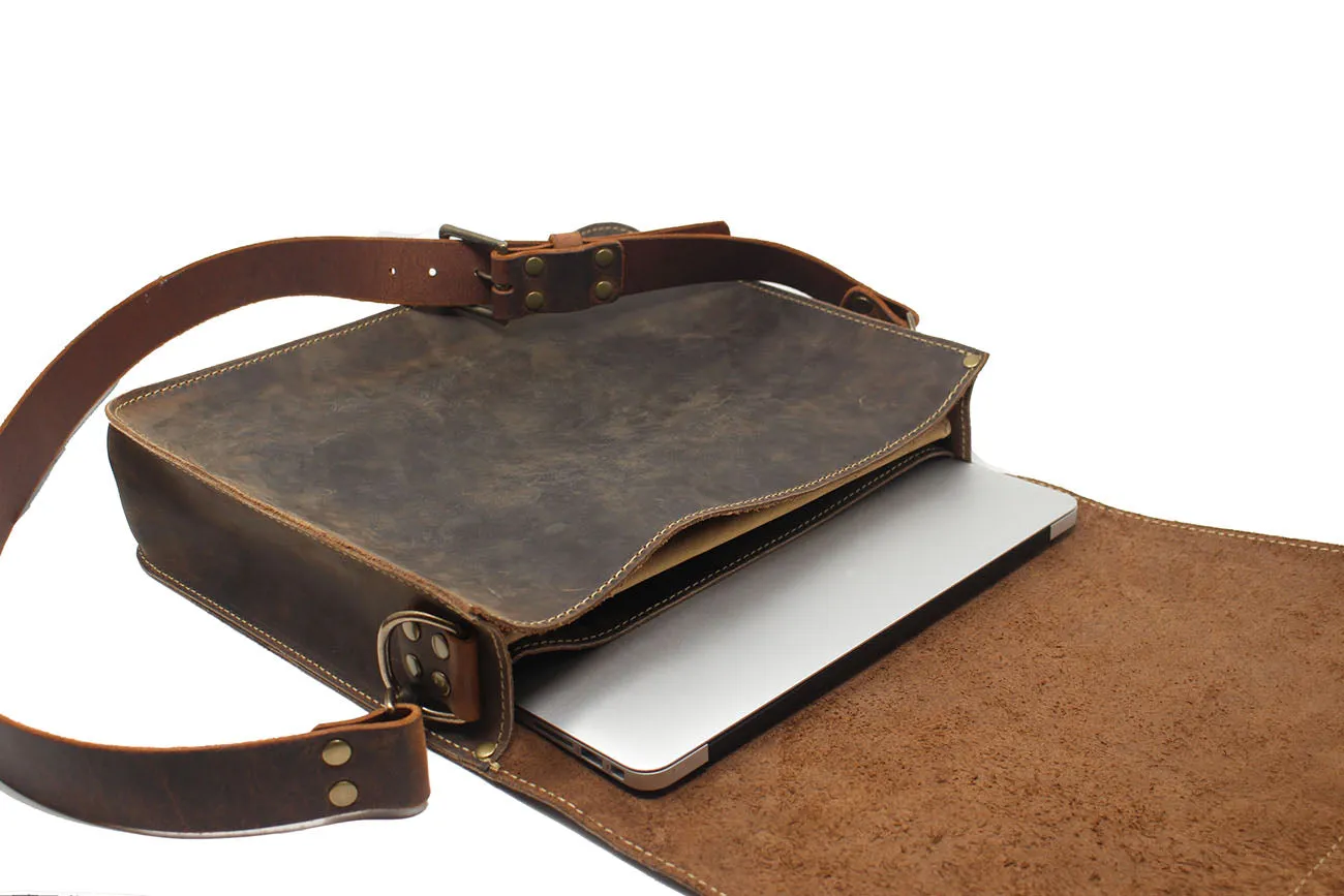 Walker Messenger Bag
