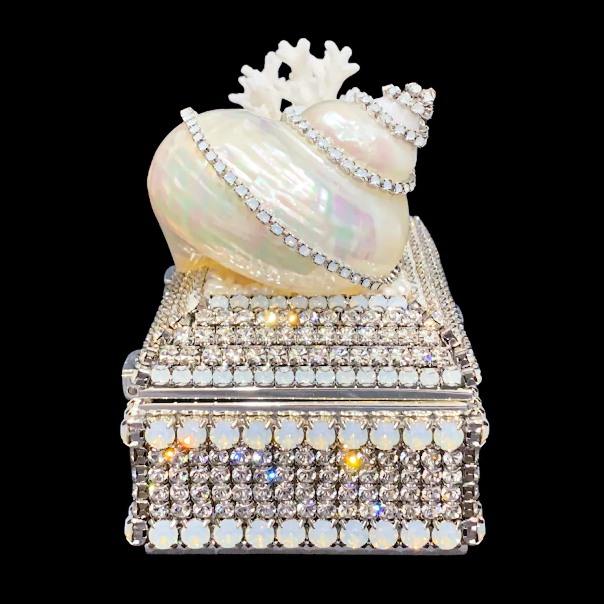 White Opal Shell Cluster Keepsake Box Featuring Premium Crystal